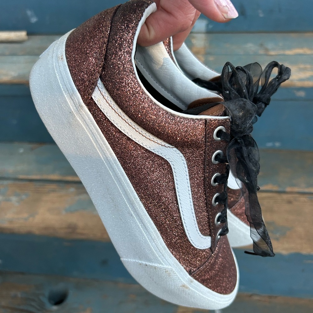 VANS Platform Glitter Sneaker.